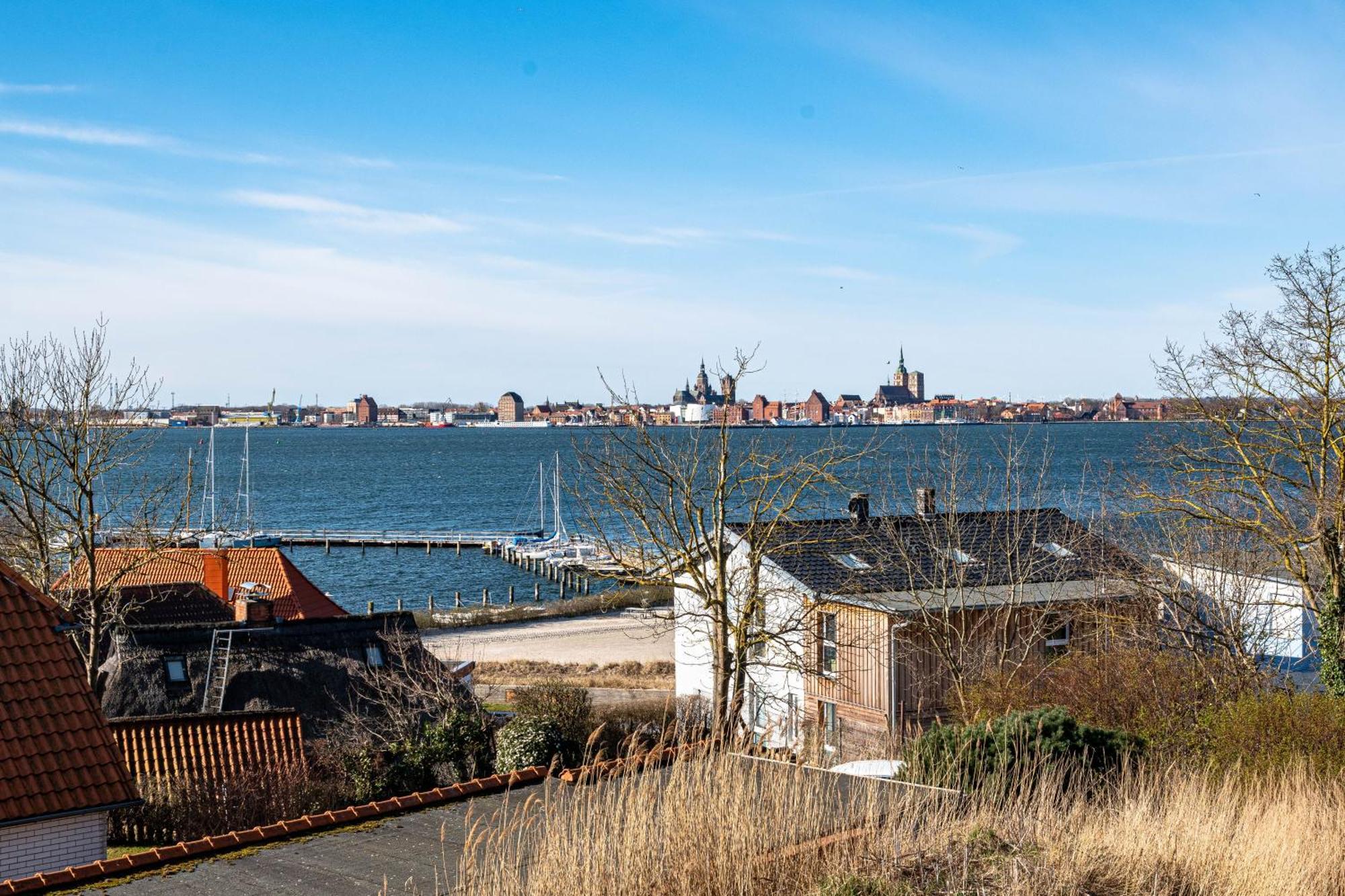 Ferienwohnung Sundueberblick - 150 Meter Zum Strand Altefahr Bagian luar foto